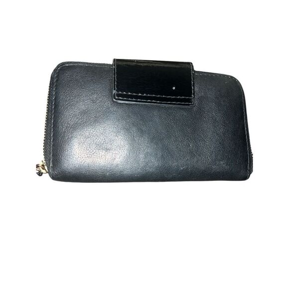 ✨Ted Baker Black Patent Leather Buckle Zip Around Wallet✨ - Picture 4 of 10